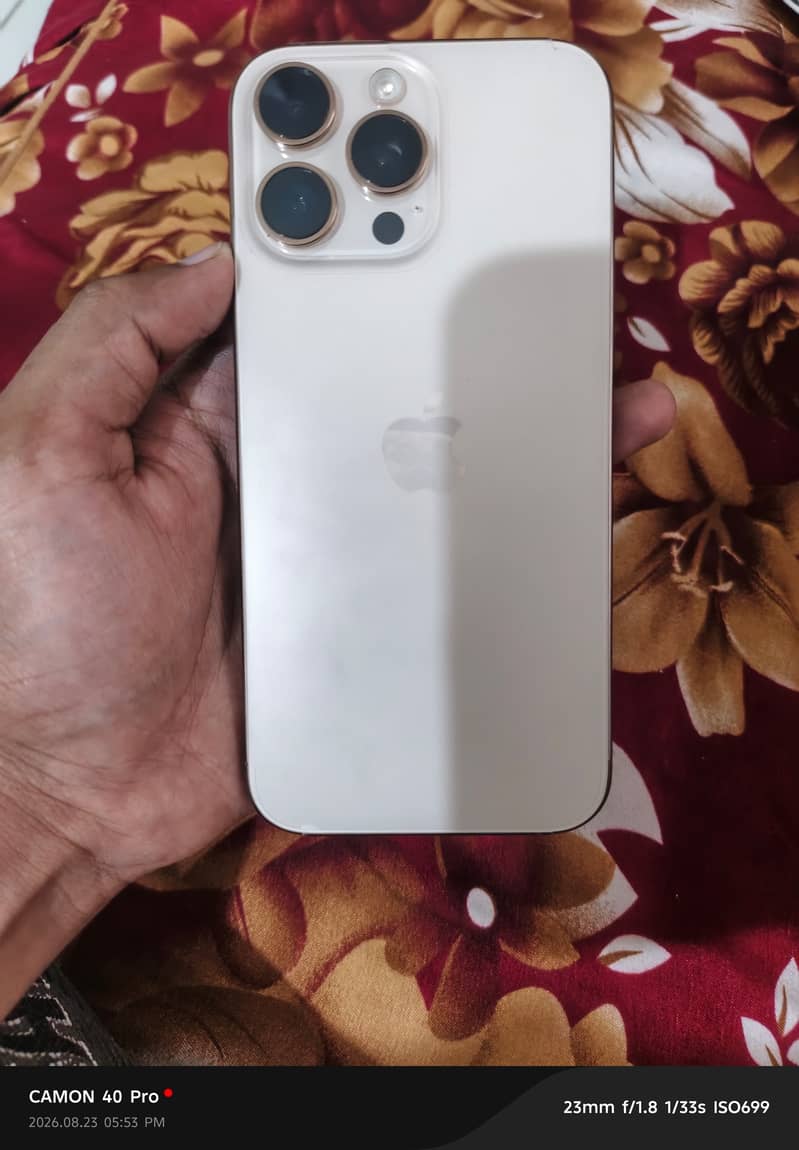 iPhone 16 Pro Max 8