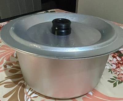 Pressure Cooker and Pots for sale !
