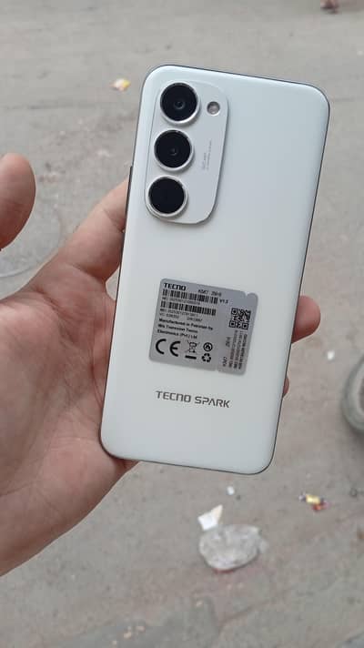 Tecno Spark 40 pro plus