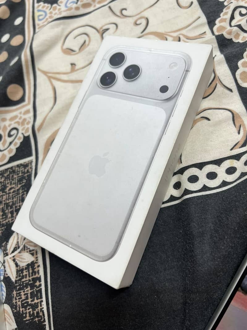 Apple iPhone 17 Pro Max 5
