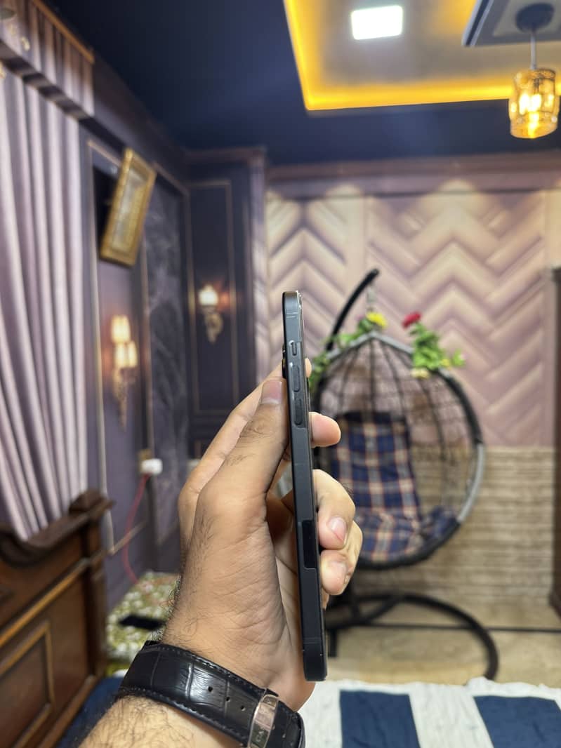 iPhone 15 plus (jv) 3