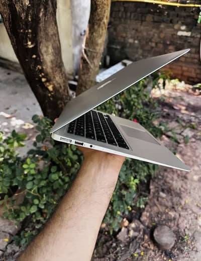 Slim n smart Apple MacBook Air 13" | 8GB RAM | 128GB SSD |