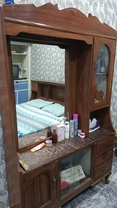 Dressing & TV Trawli