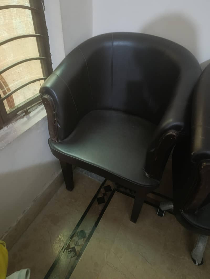 Chairs 0
