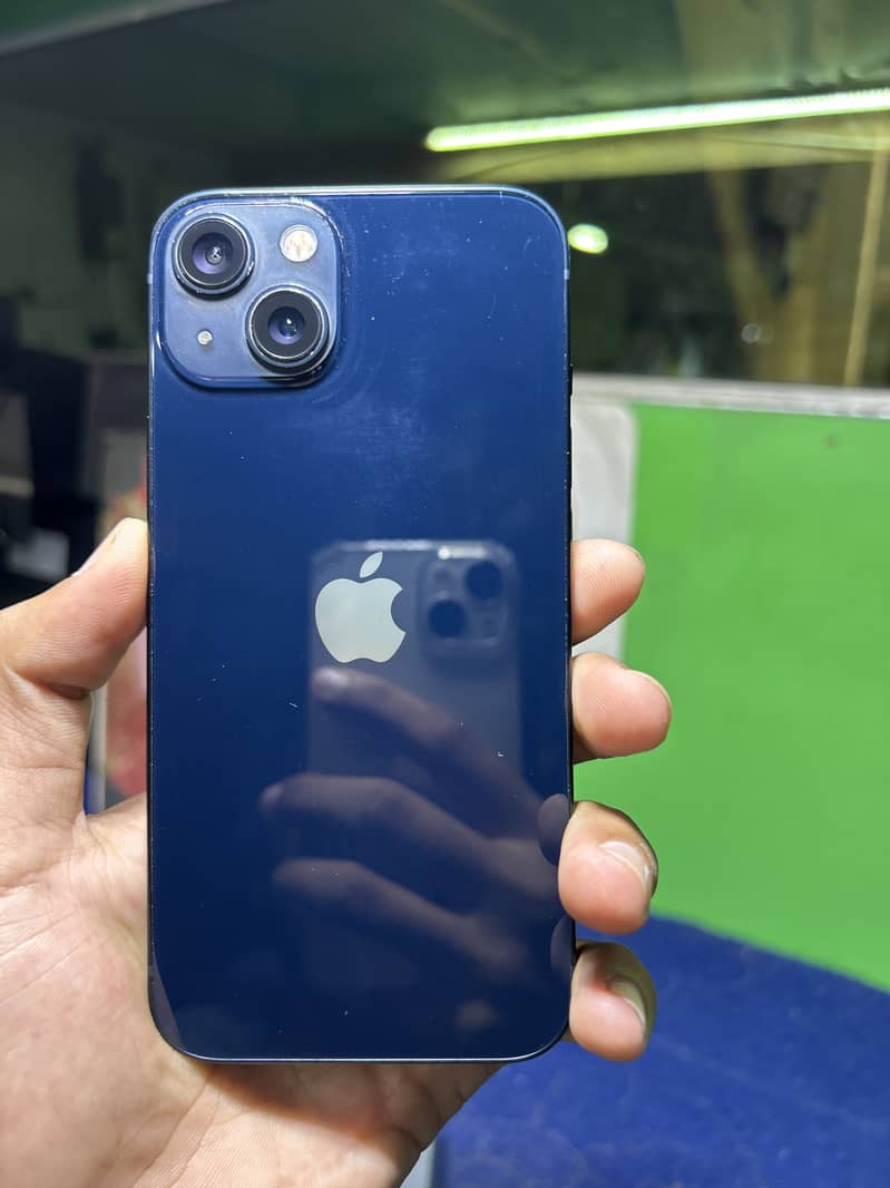 Apple iPhone 13 0