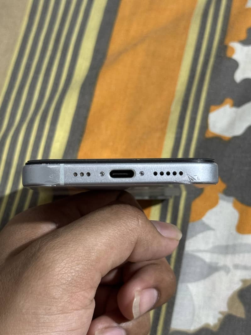 Apple iPhone 15 5