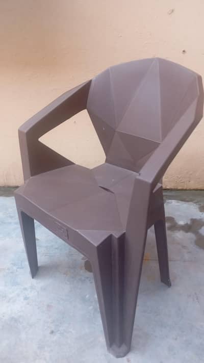 Plastic Chairs With Table