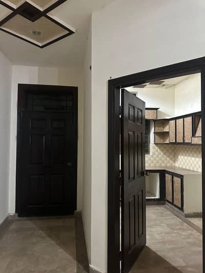 Shalimar st 15 upper Portion common gate(03277342171)