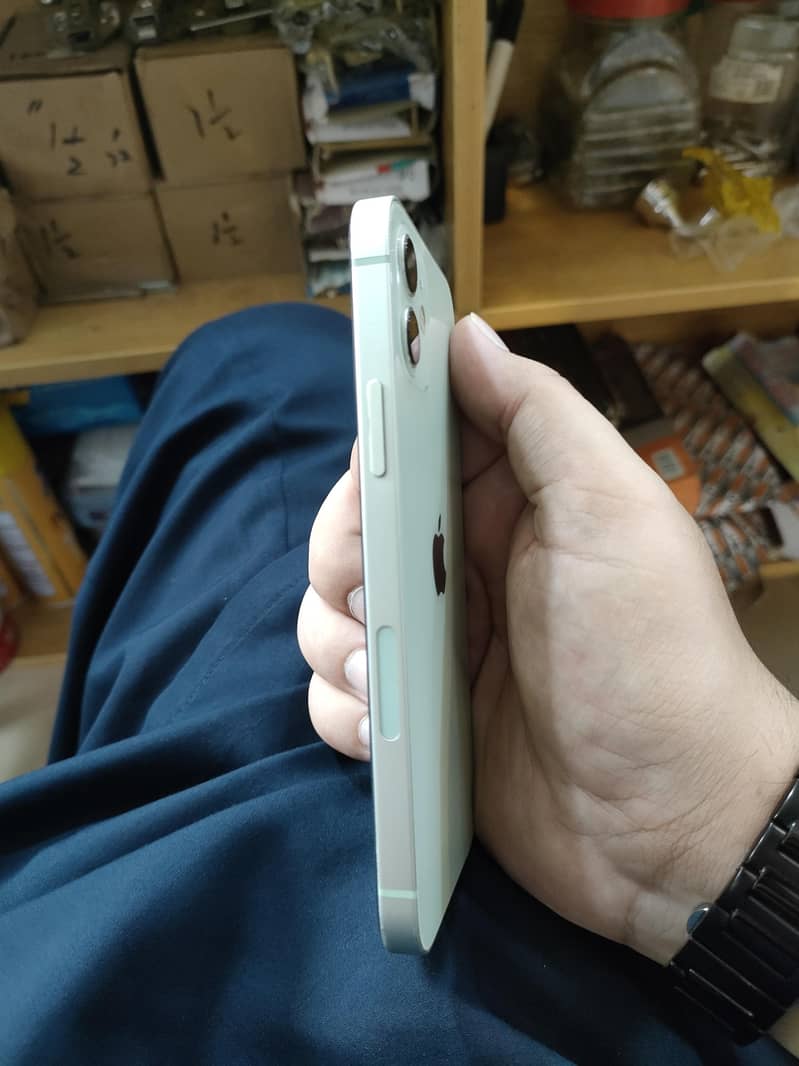 Apple iPhone 12 2