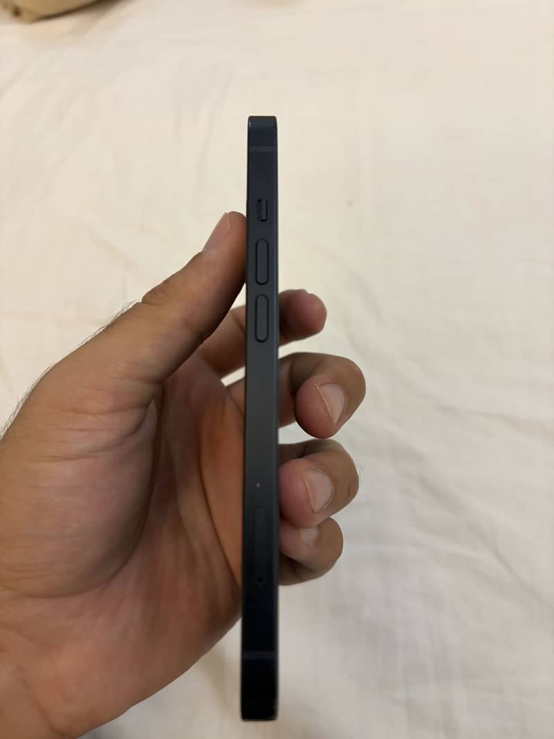 Apple iPhone 13 1