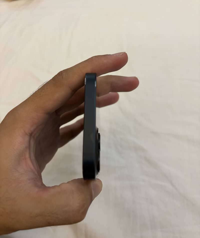 Apple iPhone 13 3