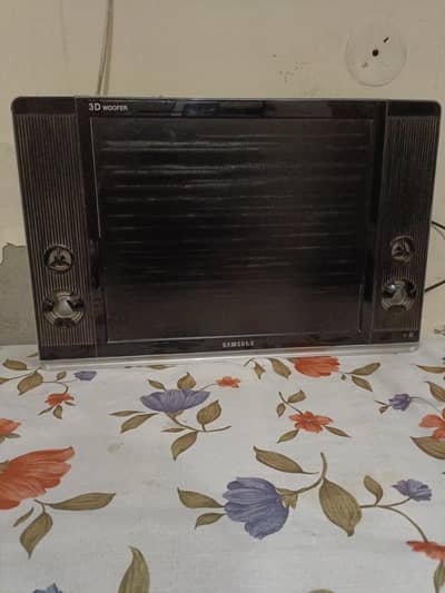 SAMSUNG'S LCD.
