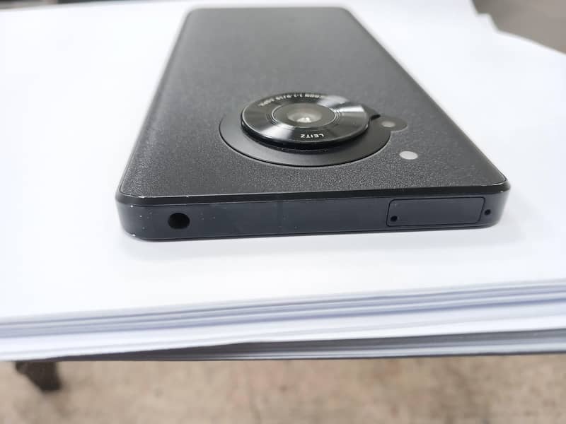 sharp Aquos r7 2