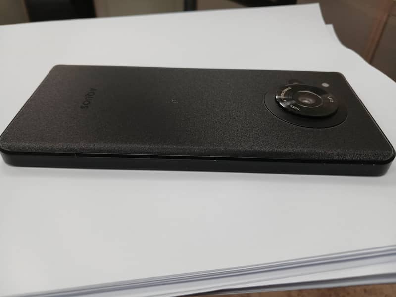 sharp Aquos r7 6