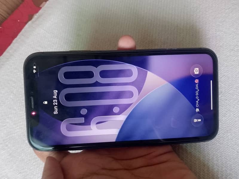 Apple iPhone 11 4