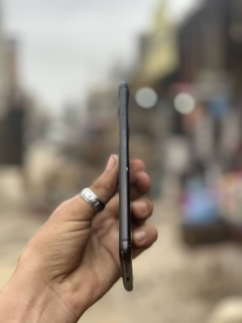 Apple iPhone 7 Plus 0