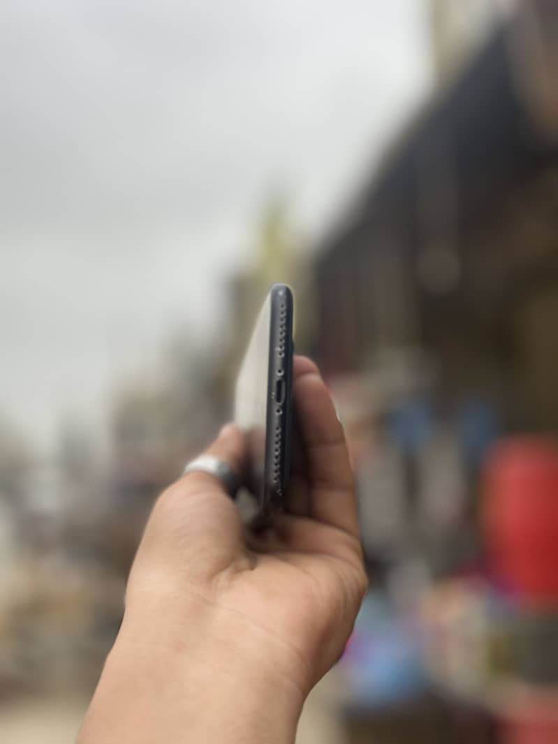 Apple iPhone 7 Plus 1