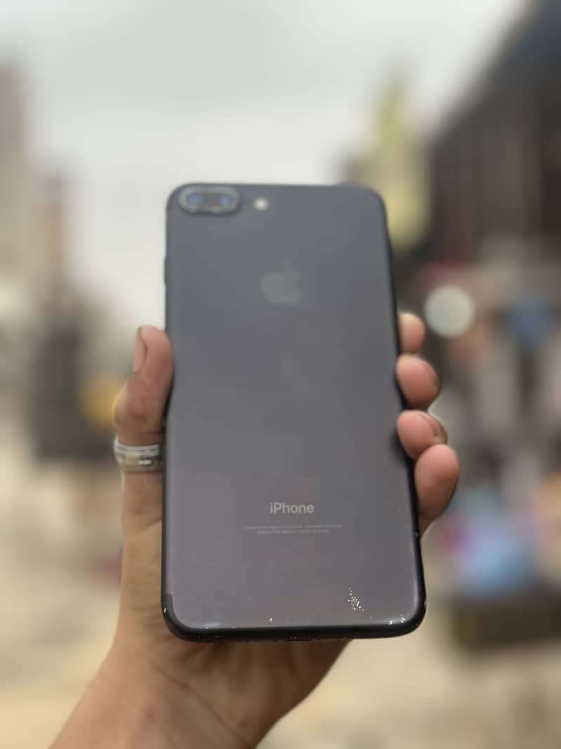 Apple iPhone 7 Plus 5