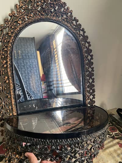 Elegant Antique-Style Dressing Table with Ornate Mirror Complete Metal