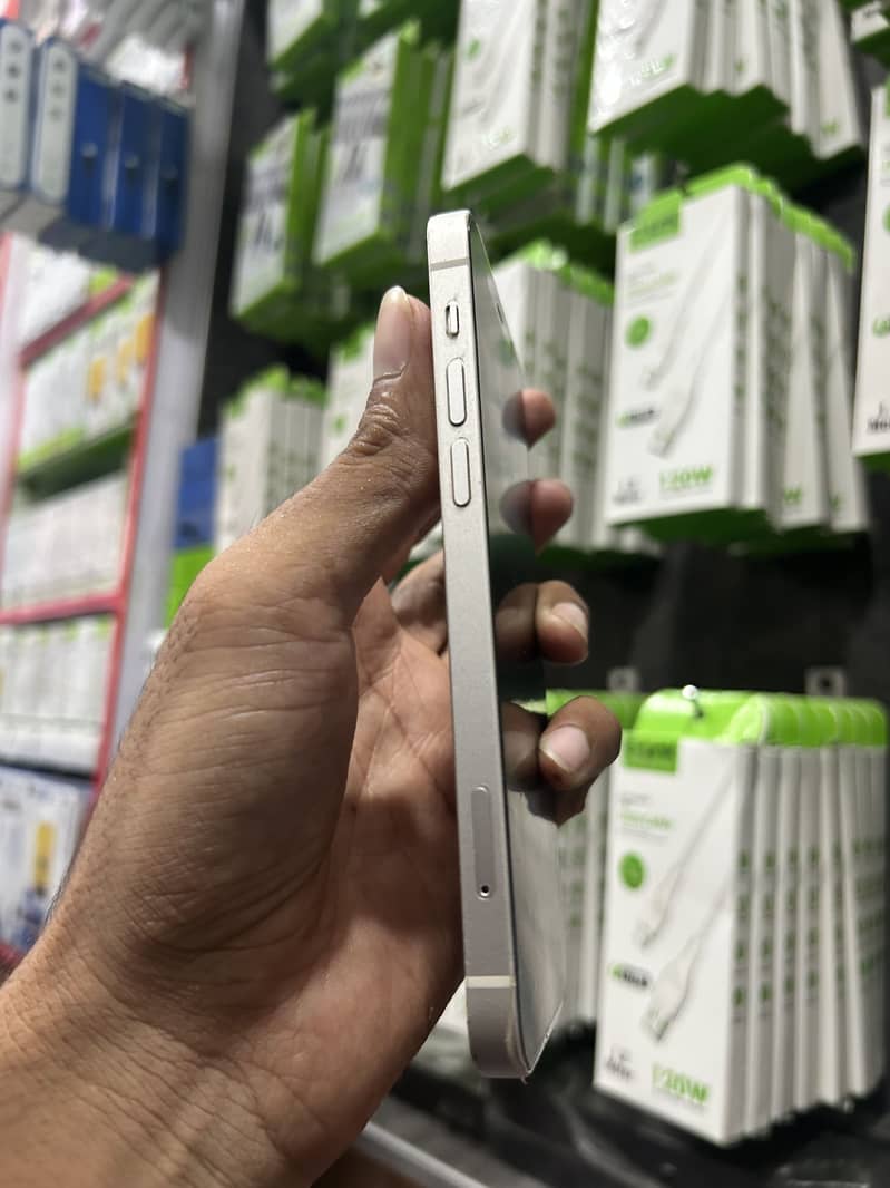 Apple iPhone 12 2