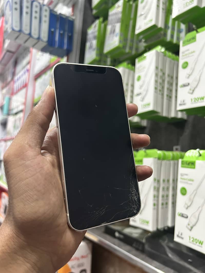 Apple iPhone 12 6
