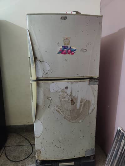 MediumFridge for sale Good in working 10/10.