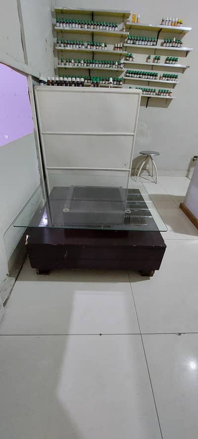Centre Table for sale in genuine condition