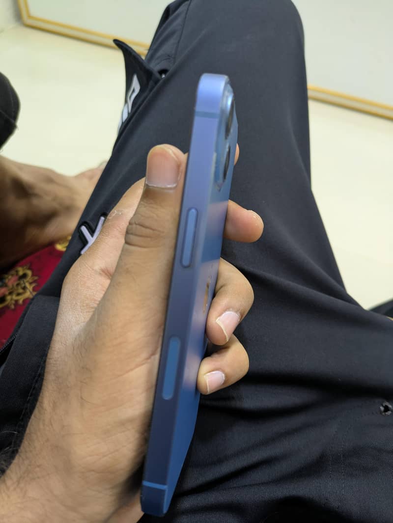 Apple iPhone 13 1
