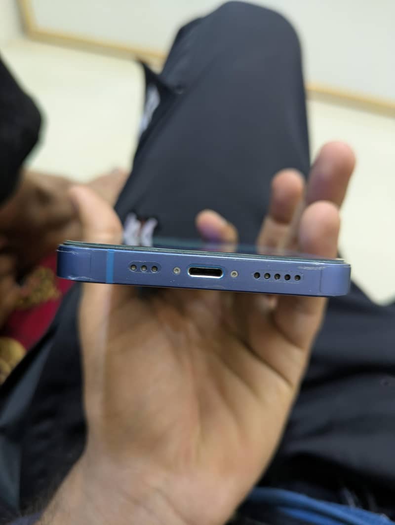 Apple iPhone 13 3
