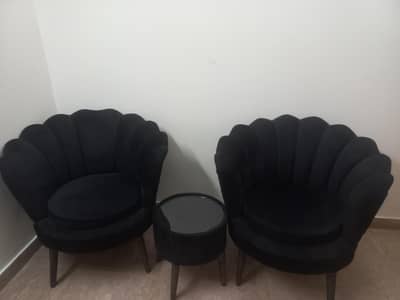 Selling my crown chairs ( coffee table set ) Jet black color 10/10