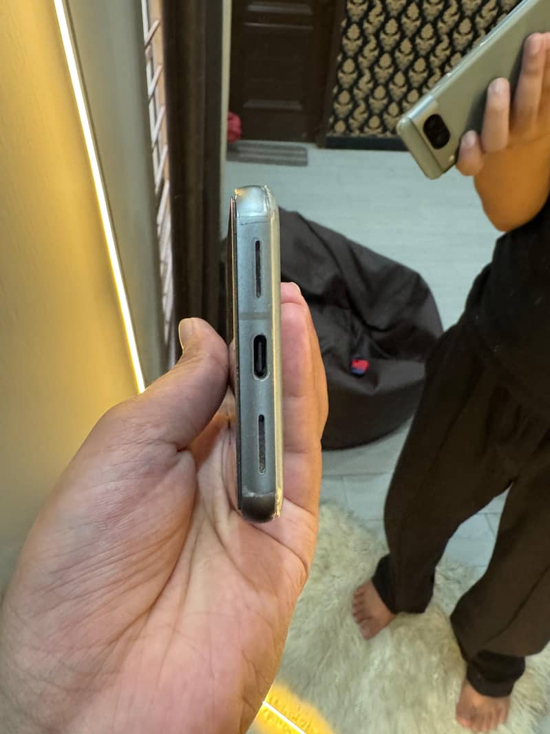 Google Pixel 8 2