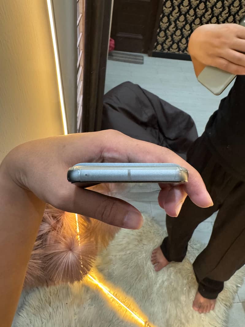 Google Pixel 8 4