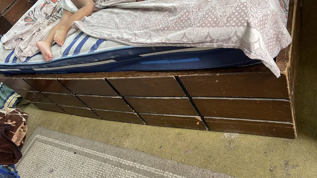 King size bed 3