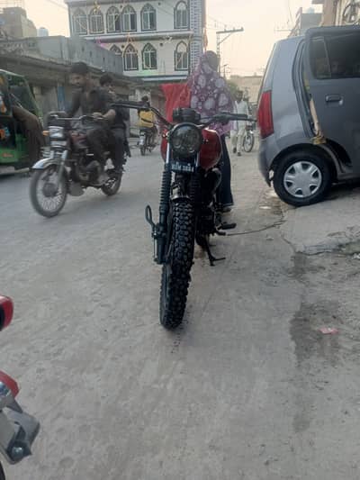 honda 125 converted into cafe racer