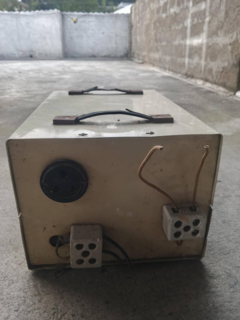 Universal automatic voltage regular 2