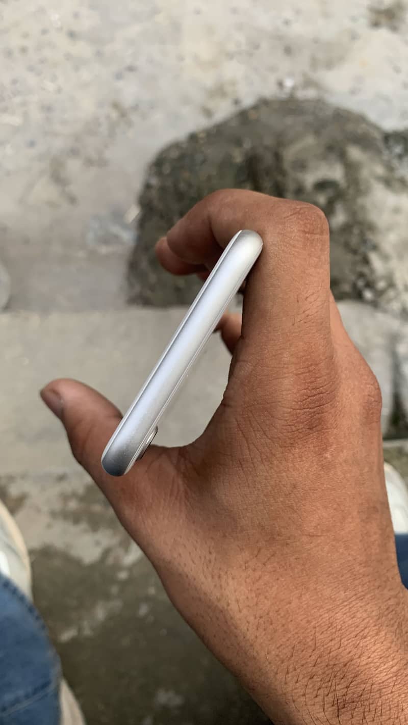 Apple iPhone 8 2
