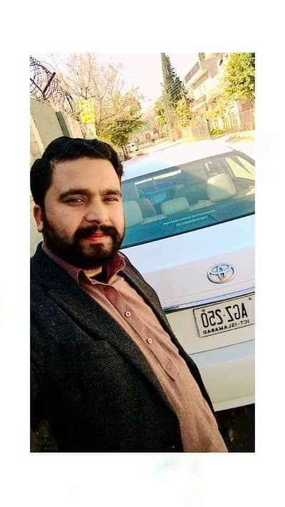 mjhy job chahye
