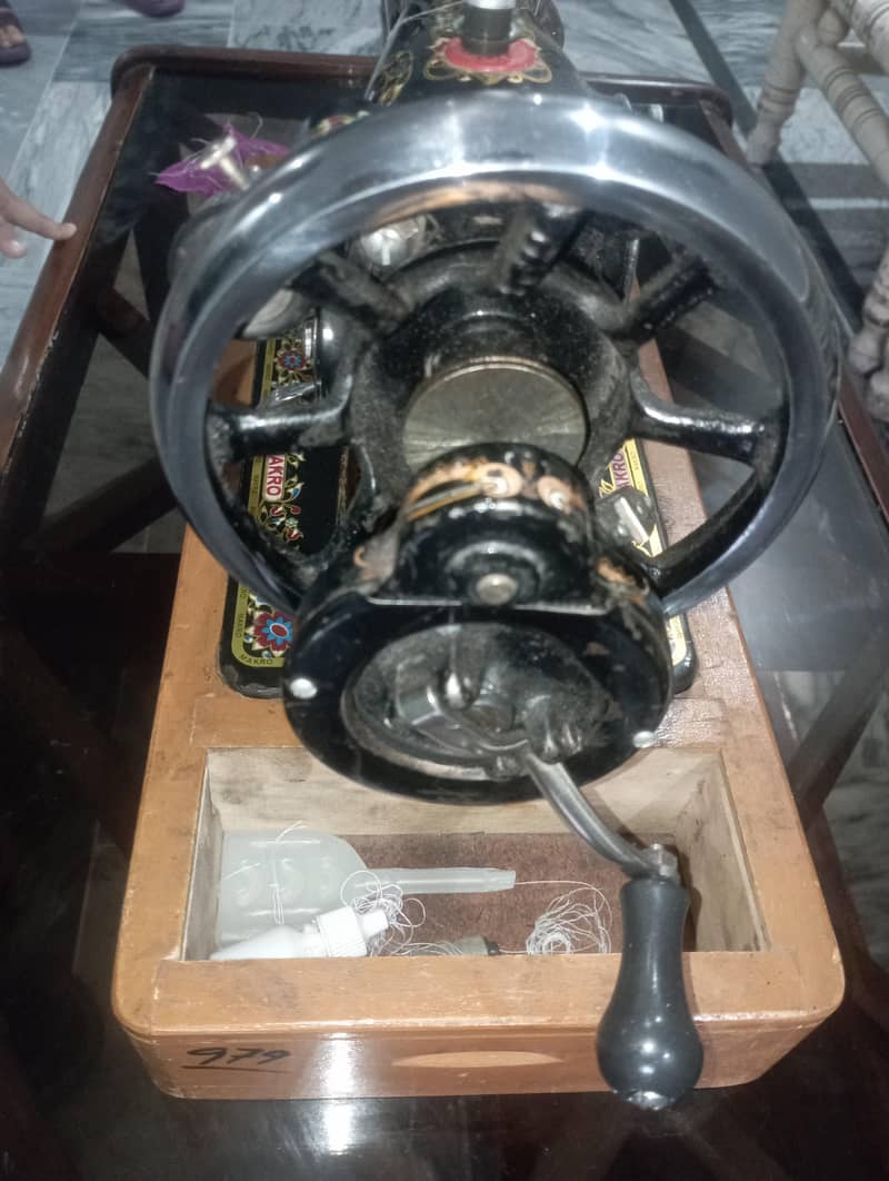 MAKRO Sewing machine 1