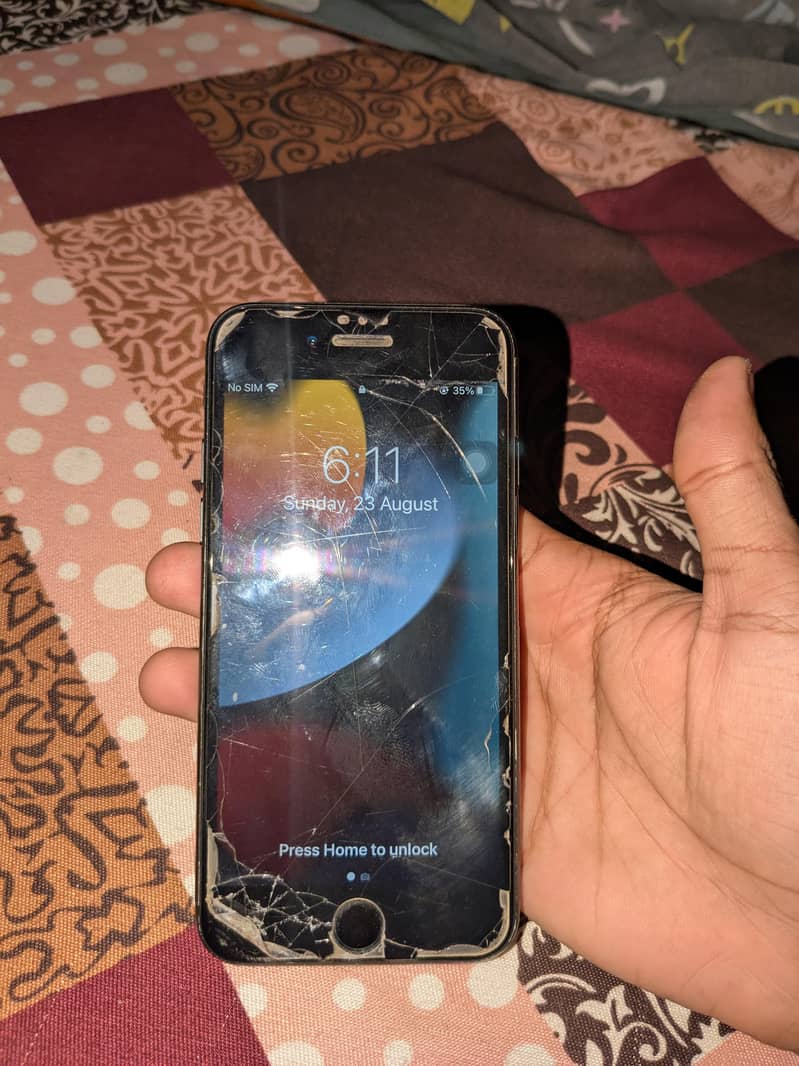 Apple iPhone 7 1