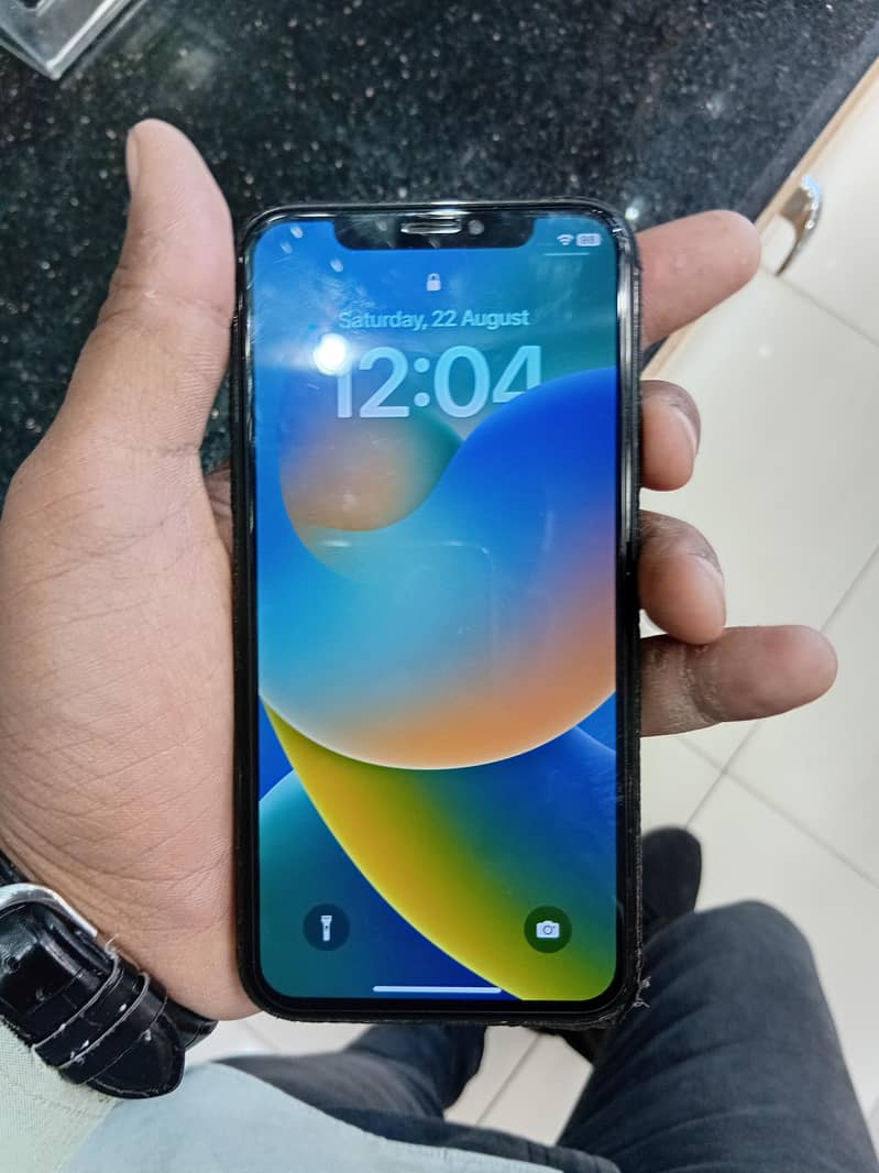 Apple iPhone X 4
