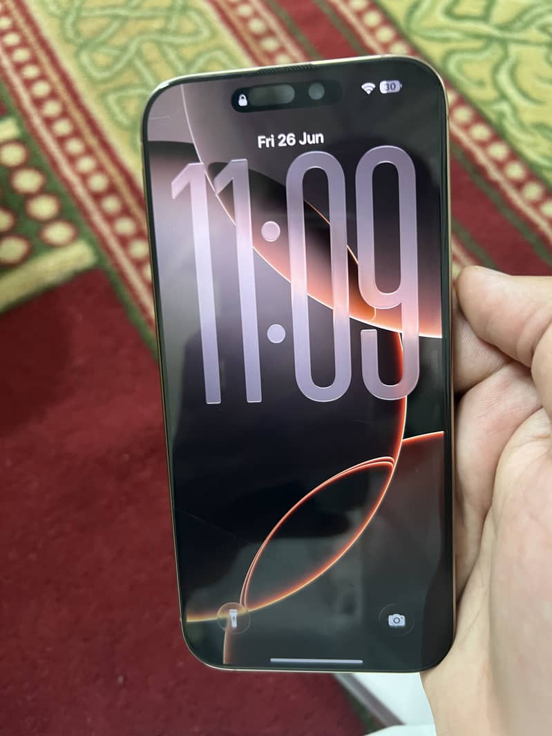 Apple iPhone 16 Pro Max 4