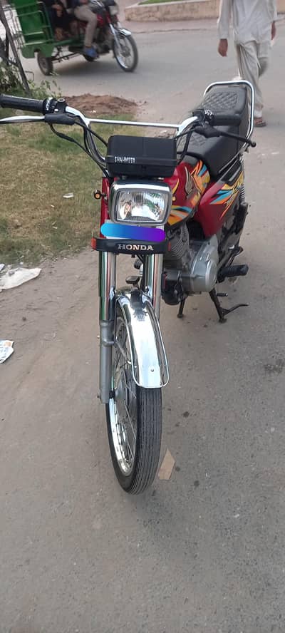 Honda 125 2022 model red color