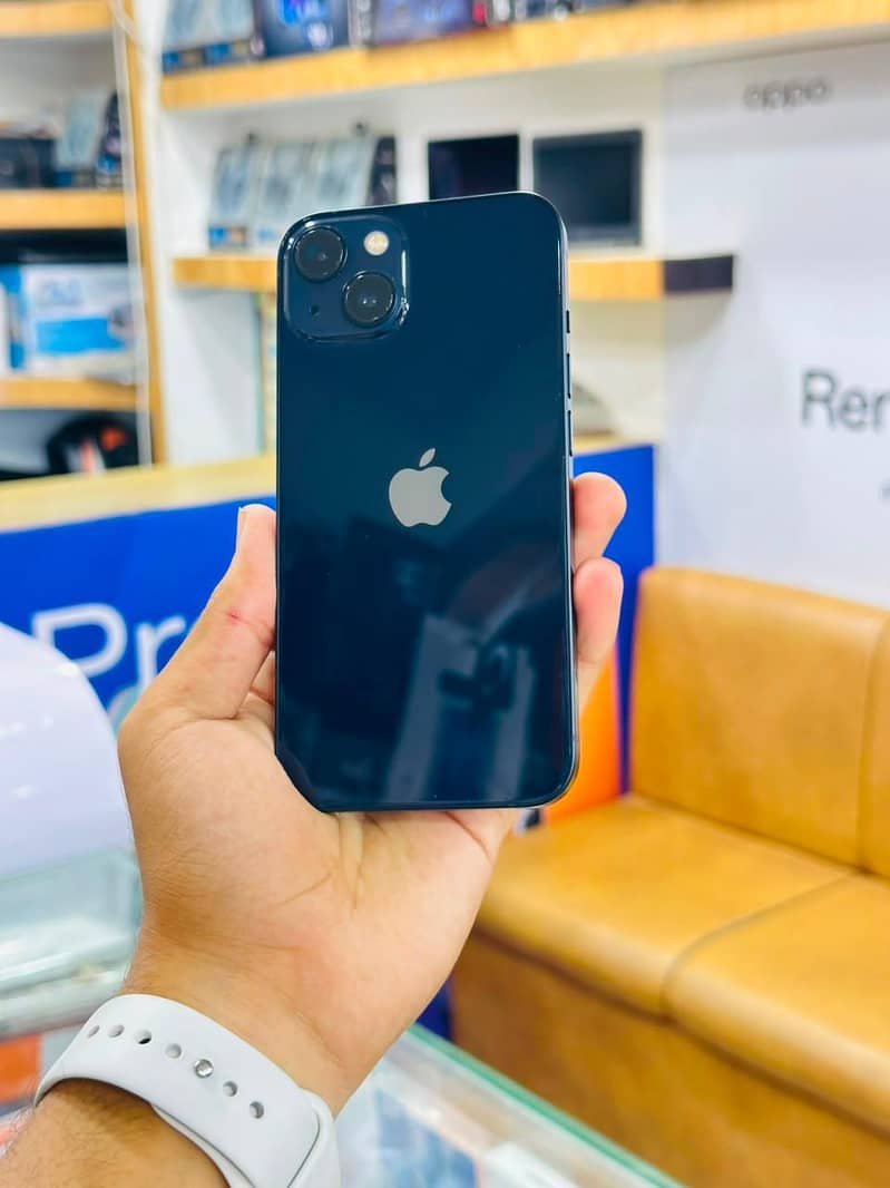 iPhone 13 with box 0