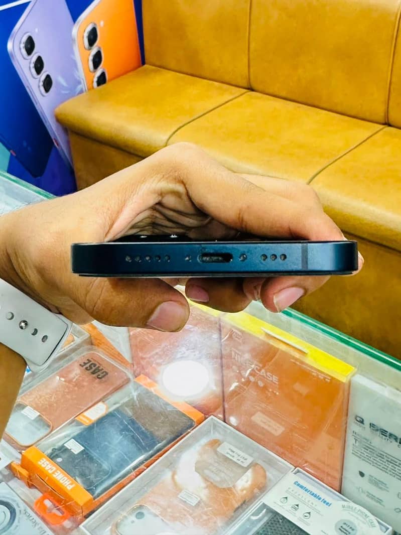 iPhone 13 with box 5