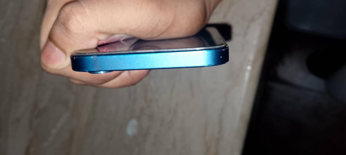 Apple iPhone 12 1