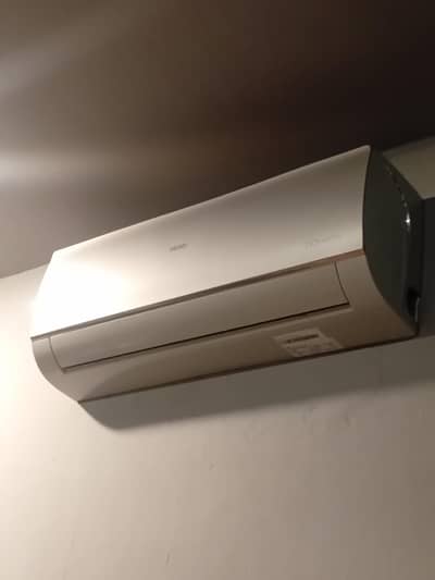 Haier 1ton Dc Invter WiFi