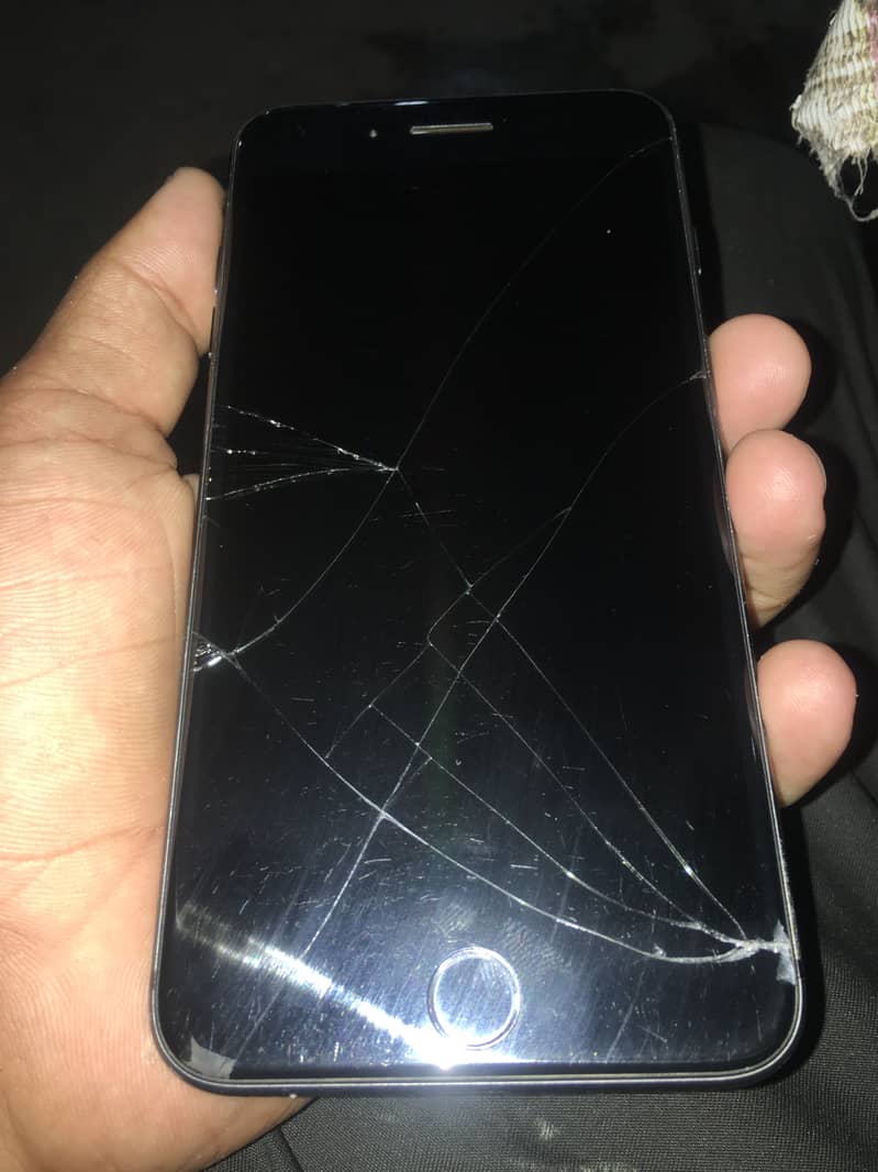 Apple iPhone 8 Plus 1