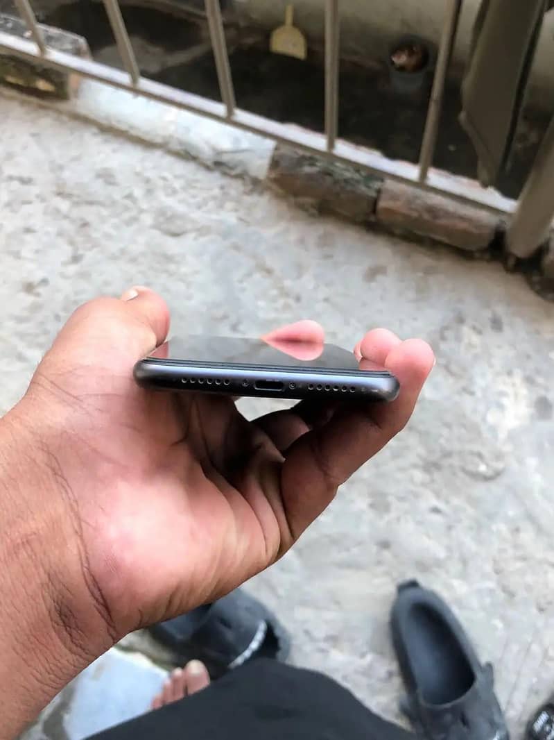 Apple iPhone 11 2