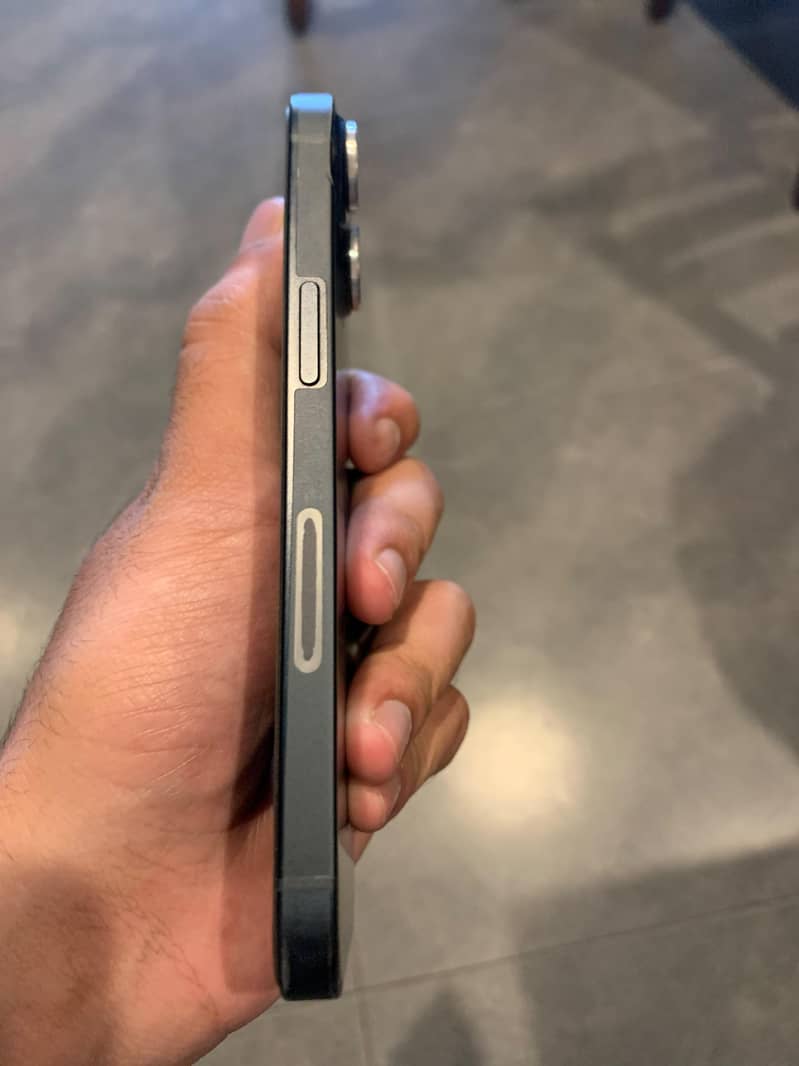 Apple iPhone 14 2