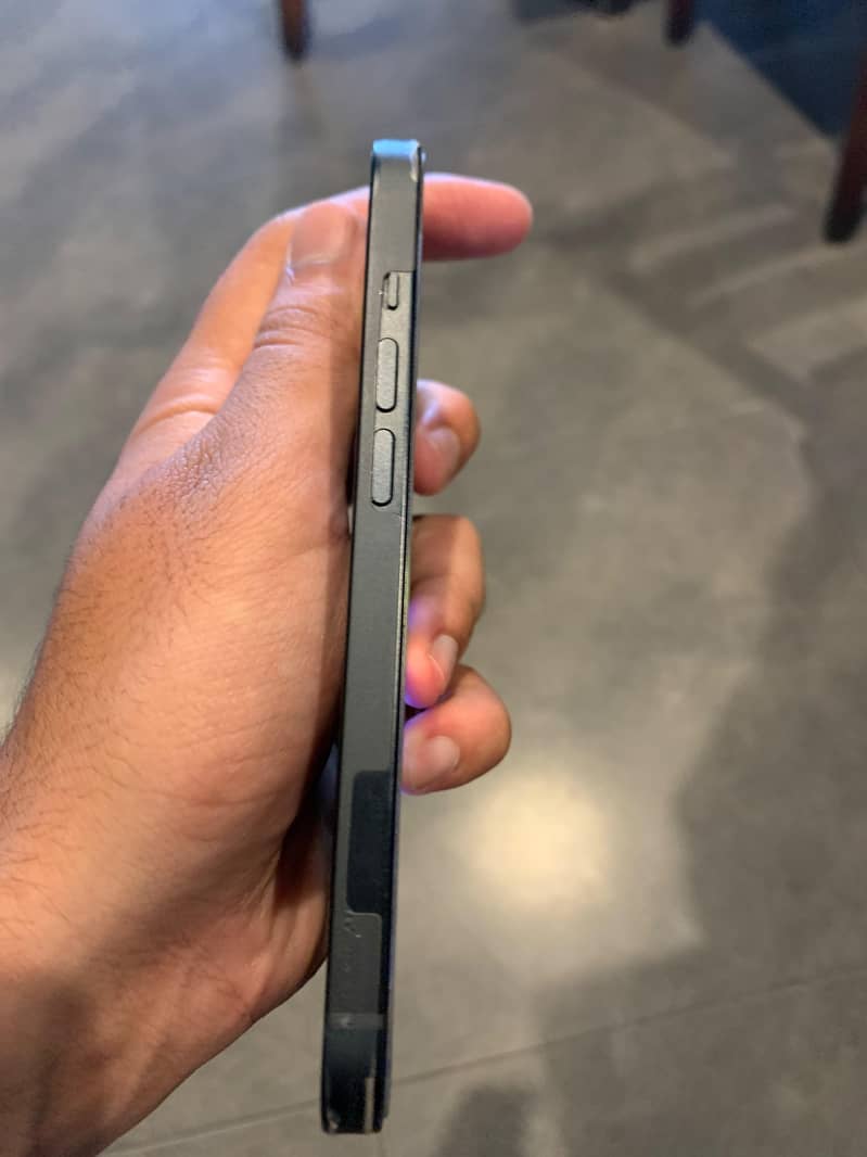 Apple iPhone 14 3
